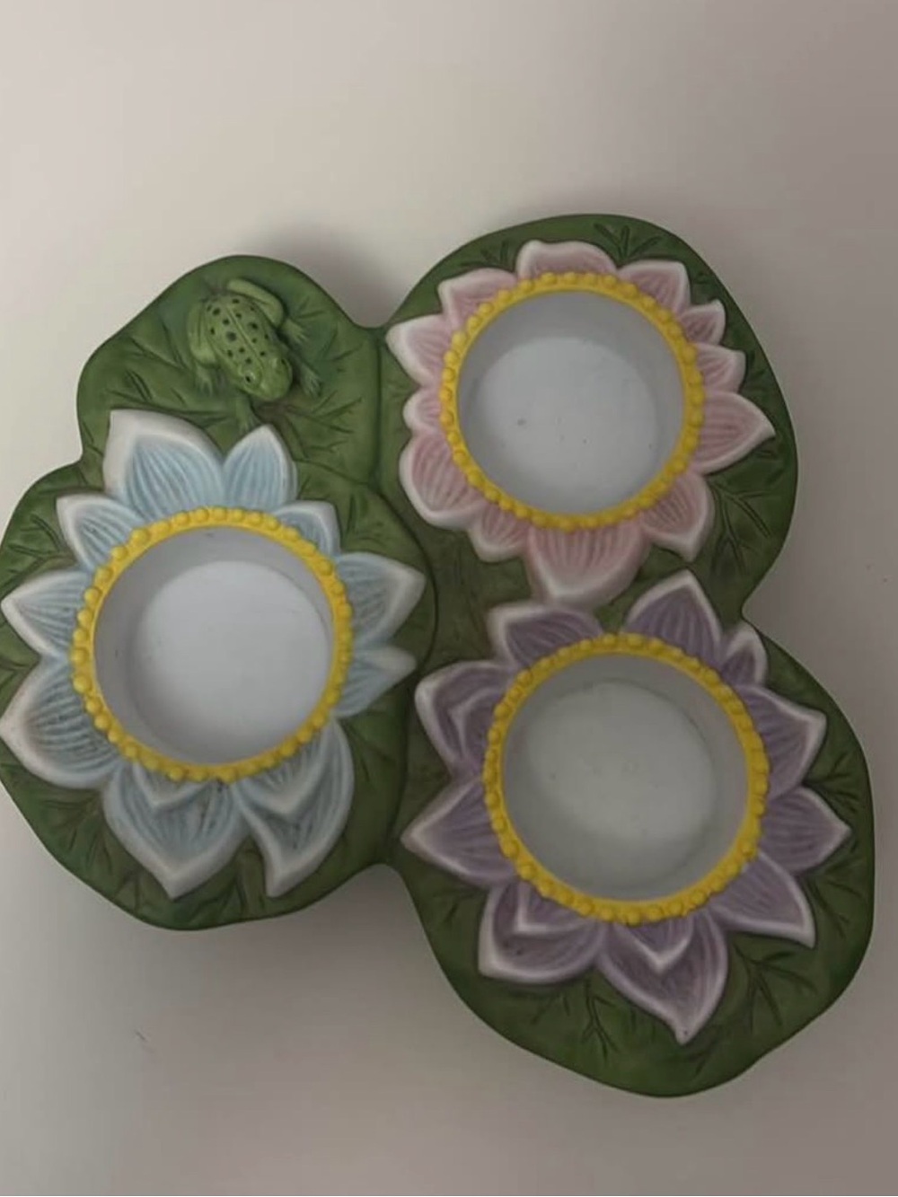 PartyLite Floral Triple Tealight Holder in Green with Pastel Flower Bowls
